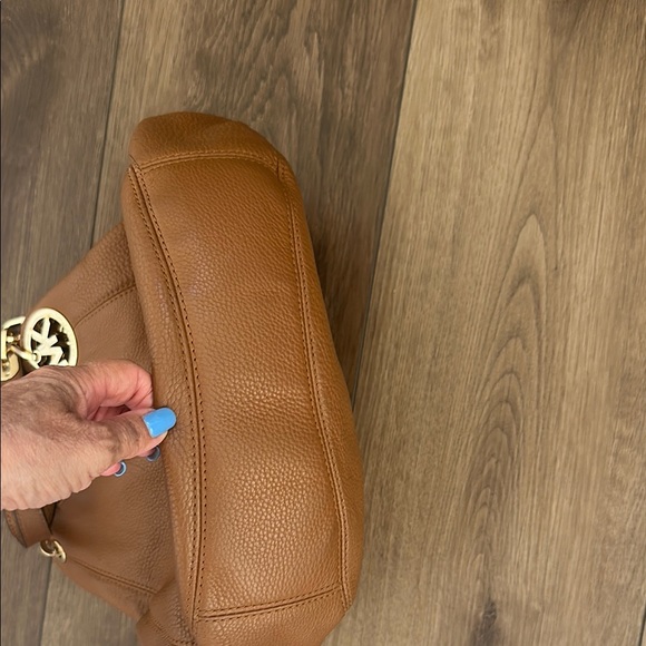 Michael Kors Tan Fulton Leather Shoulder Bag - Picture 5 of 7